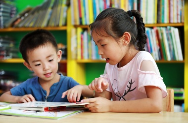 CÃCH GIÚP CON THÃCH ÄỌC TIẾNG ANH